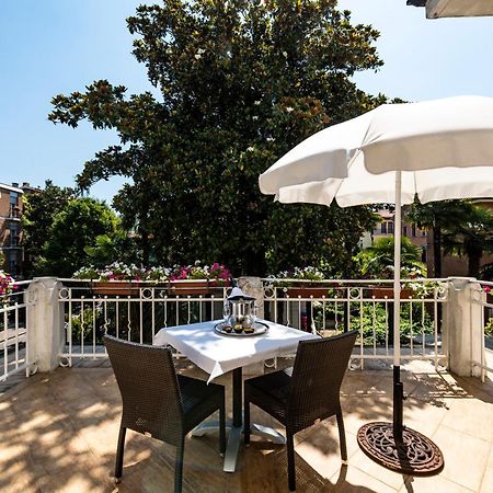 Hotel Villa Delle Palme Венеция-Лидо Экстерьер фото