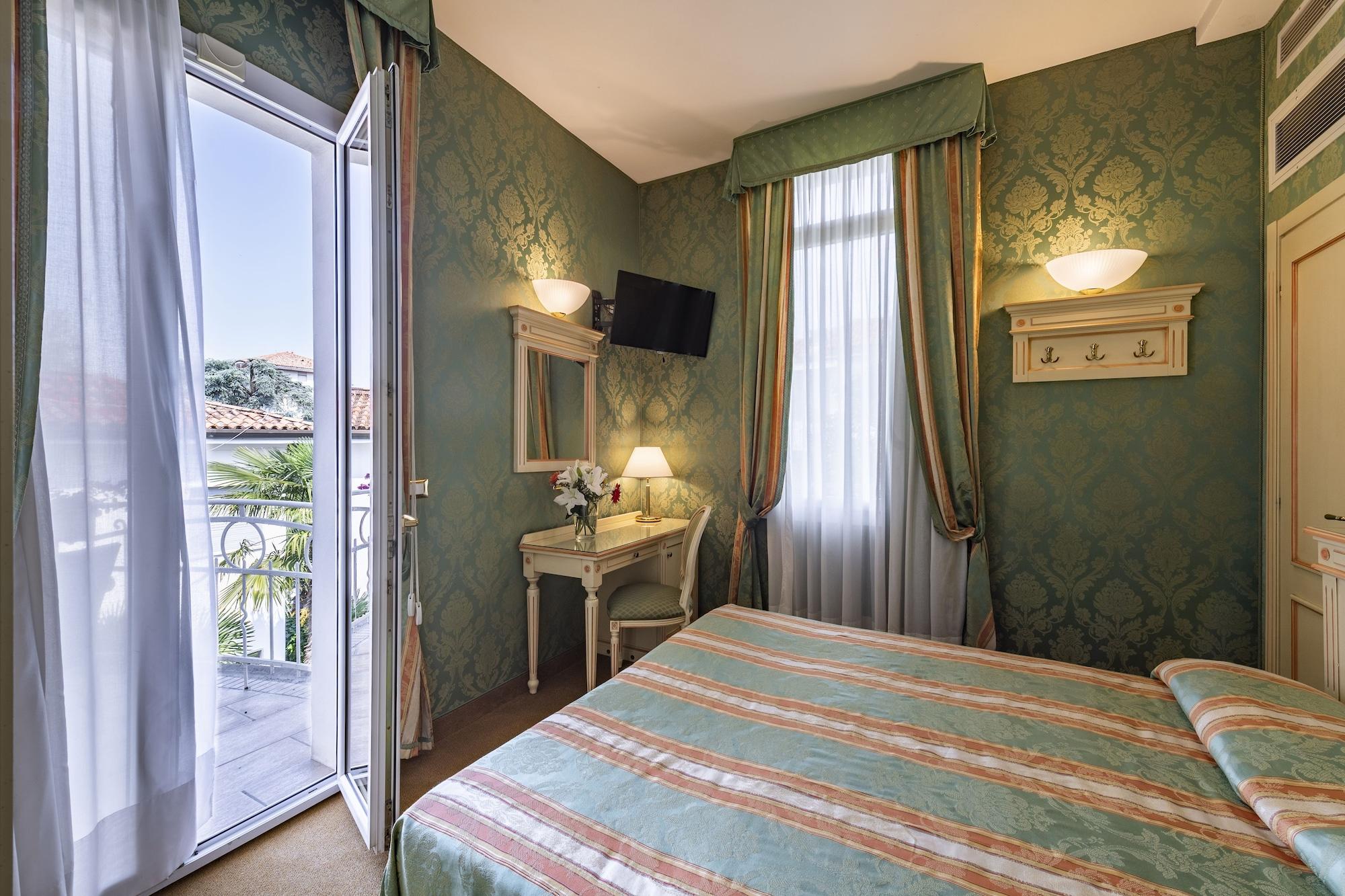 Hotel Villa Delle Palme Венеция-Лидо Экстерьер фото